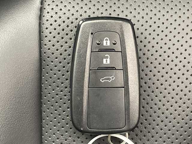 トヨタ ＲＡＶ４ G Zパッケージ 千葉県 2023(令5)年 0.8万km プラチナホワイトパールマイカ モデリスタエアロ（F・S・R)/トヨタセーフティセンス/プリクラッシュセーフティ/レーントレーシングアシスト/レーンディパーチャーアラート/ロードサインアシスト/レーダークルーズコントロール/オートマチックハイビーム/先行車発進アラーム/ブラインドスポットモニター/リアクロストラフィックアラート/前後クリアランスソナー/10.5型純正ディスプレイオーディオ/　Bluetooth/AppleCarplay/AndroidAuto/AM/FM/フルセグTV/パノラミックビューモニター/ビルトインETC/サンルーフ/デジタルインナーミラー/純正ドライブレコーダー/パワーバックドア/合皮シート/ステアリングヒーター/前席シートヒーター/前席エアーシート/運転席パワーシート/シートメモリ/オートライト/LEDヘッドライト/フォグランプ/ダウンヒルアシスト/電子パーキング/オートブレーキホールド/プッシュスタート/スマートキー