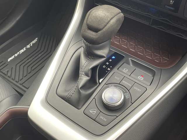 トヨタ ＲＡＶ４ G Zパッケージ 千葉県 2023(令5)年 0.8万km プラチナホワイトパールマイカ モデリスタエアロ（F・S・R)/トヨタセーフティセンス/プリクラッシュセーフティ/レーントレーシングアシスト/レーンディパーチャーアラート/ロードサインアシスト/レーダークルーズコントロール/オートマチックハイビーム/先行車発進アラーム/ブラインドスポットモニター/リアクロストラフィックアラート/前後クリアランスソナー/10.5型純正ディスプレイオーディオ/　Bluetooth/AppleCarplay/AndroidAuto/AM/FM/フルセグTV/パノラミックビューモニター/ビルトインETC/サンルーフ/デジタルインナーミラー/純正ドライブレコーダー/パワーバックドア/合皮シート/ステアリングヒーター/前席シートヒーター/前席エアーシート/運転席パワーシート/シートメモリ/オートライト/LEDヘッドライト/フォグランプ/ダウンヒルアシスト/電子パーキング/オートブレーキホールド/プッシュスタート/スマートキー