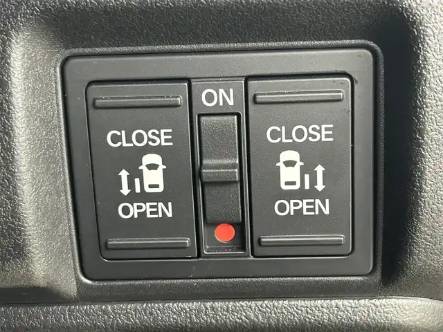 ホンダ Ｎ ＢＯＸ カスタム 岡山県 2023(令5)年 0.2万km トワイライトミストブラックパール 純正9インチホンダコネクトナビ/LXU-242NBi/地デジ/Bluetooth/CD/DVD/カープレイ/マルチビューカメラ/両側パワースライドドア/シートヒーター/ホンダセンシング/アダプティブクルーズコントロール/LEDヘッドライト/プッシュスタート/スマートキー/純正前後ドラレコ/純正14インチアルミホイール/オートホールド/純正フロアマット/踏み間違え防止/オートライト