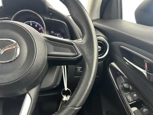 マツダ デミオ 15Sツーリング 千葉県 2019(平31)年 4.9万km ダイナミックブルーマイカ 禁煙車/純正ナビ/フルセグＴＶ/CD＆DVD/スマートシティブレーキサポート/ブラインドスポットモニター/レーンキープアシスト/シートヒーター/全方位カメラ　/ヘッドアップディスプレイ/ＥＴＣ　/電動格納サイドミラー　/前後コーナーセンサー/シートリフター　/ＬＥＤヘッドライト　/フォグランプ/アイドリングストップ/ウィンカーミラー/プッシュスタート/ISOFIX