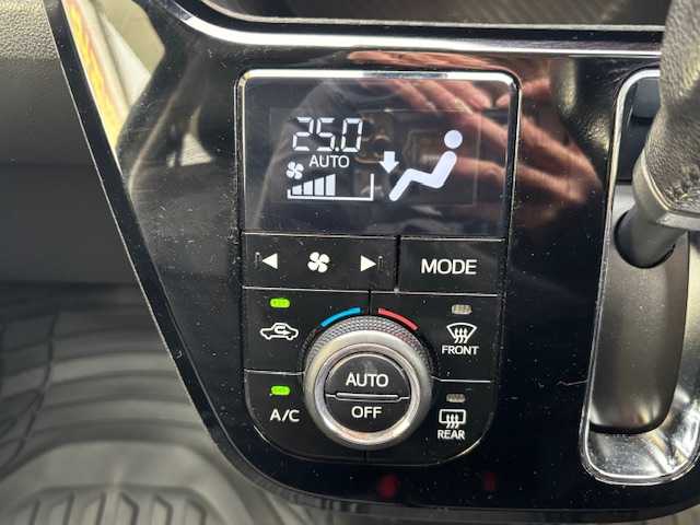 ダイハツ キャスト スポーツ SAⅡ 宮城県 2017(平29)年 7.8万km ブラックマイカメタリック 登録時走行距離７７７８３ｋｍ/Pスタート/コーナーセンサー(後)/レーダーセンサー(前)/LEDヘッドライト/フォグランプ/タイヤ【ブリヂストン・セイバーリングSL201】22年製/ステアリングリモコン/アイドリングストップ/横滑り防止/衝突軽減ブレーキ/車線逸脱警報/盗難防止装置/ABS/パワステ/パワーウインドウ/ETC/ドライブレコーダー/ベンチシート/社外ゴム製フロアマット/オートライト/パドルシフト/純正フルエアロ(F/S/R)/AM・FM/SD/iPad/TV/USB/CD/DVD