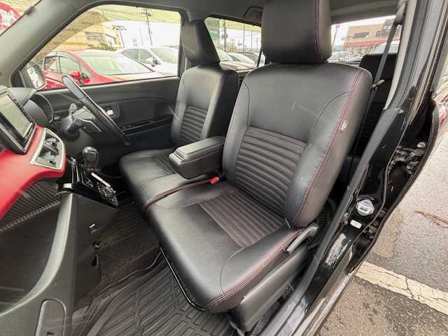 ダイハツ キャスト スポーツ SAⅡ 宮城県 2017(平29)年 7.8万km ブラックマイカメタリック 登録時走行距離７７７８３ｋｍ/Pスタート/コーナーセンサー(後)/レーダーセンサー(前)/LEDヘッドライト/フォグランプ/タイヤ【ブリヂストン・セイバーリングSL201】22年製/ステアリングリモコン/アイドリングストップ/横滑り防止/衝突軽減ブレーキ/車線逸脱警報/盗難防止装置/ABS/パワステ/パワーウインドウ/ETC/ドライブレコーダー/ベンチシート/社外ゴム製フロアマット/オートライト/パドルシフト/純正フルエアロ(F/S/R)/AM・FM/SD/iPad/TV/USB/CD/DVD