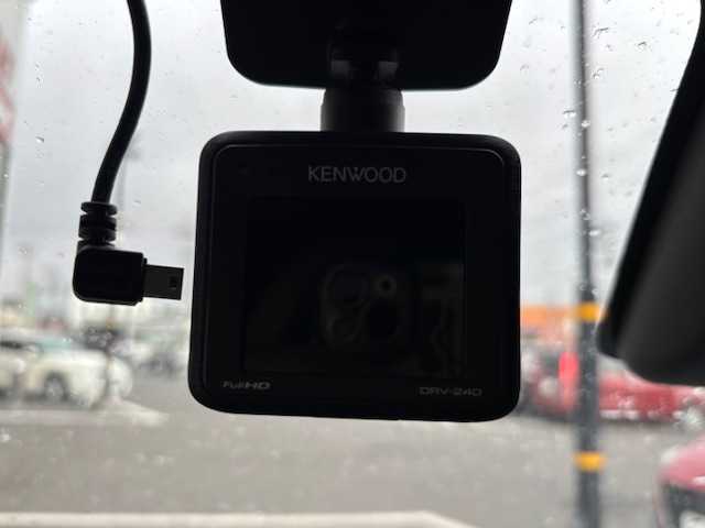 ダイハツ キャスト スポーツ SAⅡ 宮城県 2017(平29)年 7.8万km ブラックマイカメタリック 登録時走行距離７７７８３ｋｍ/Pスタート/コーナーセンサー(後)/レーダーセンサー(前)/LEDヘッドライト/フォグランプ/タイヤ【ブリヂストン・セイバーリングSL201】22年製/ステアリングリモコン/アイドリングストップ/横滑り防止/衝突軽減ブレーキ/車線逸脱警報/盗難防止装置/ABS/パワステ/パワーウインドウ/ETC/ドライブレコーダー/ベンチシート/社外ゴム製フロアマット/オートライト/パドルシフト/純正フルエアロ(F/S/R)/AM・FM/SD/iPad/TV/USB/CD/DVD