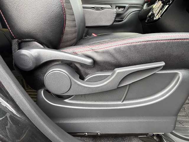 ダイハツ キャスト スポーツ SAⅡ 宮城県 2017(平29)年 7.8万km ブラックマイカメタリック 登録時走行距離７７７８３ｋｍ/Pスタート/コーナーセンサー(後)/レーダーセンサー(前)/LEDヘッドライト/フォグランプ/タイヤ【ブリヂストン・セイバーリングSL201】22年製/ステアリングリモコン/アイドリングストップ/横滑り防止/衝突軽減ブレーキ/車線逸脱警報/盗難防止装置/ABS/パワステ/パワーウインドウ/ETC/ドライブレコーダー/ベンチシート/社外ゴム製フロアマット/オートライト/パドルシフト/純正フルエアロ(F/S/R)/AM・FM/SD/iPad/TV/USB/CD/DVD