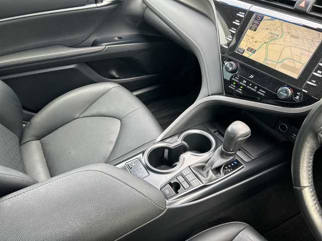 トヨタ カムリ WSレザーパッケージ 岐阜県 2018(平30)年 3.8万km エモーショナルレッドⅡ 登録時走行距離：37250km/TコネクトSDナビ/バックモニター/フルセグテレビ・Bluetooth・CD/レーダークルーズコントロール/ブラインドスポットモニター/前方ドライブレコーダー/レザーシート/シートヒーター/禁煙車/コーナーセンサー/レーンキープアシスト/LEDヘッドライト/オートライト/オートマチックハイビーム/電動リアゲート/USB/パドルシフト/アイドリングストップ