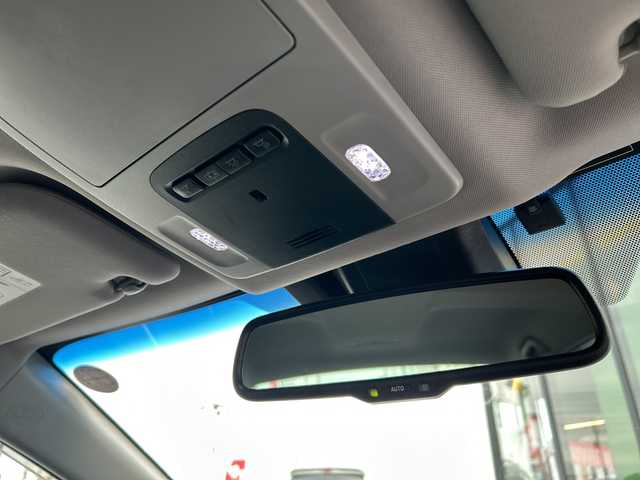 トヨタ カムリ WSレザーパッケージ 岐阜県 2018(平30)年 3.8万km エモーショナルレッドⅡ 登録時走行距離：37250km/TコネクトSDナビ/バックモニター/フルセグテレビ・Bluetooth・CD/レーダークルーズコントロール/ブラインドスポットモニター/前方ドライブレコーダー/レザーシート/シートヒーター/禁煙車/コーナーセンサー/レーンキープアシスト/LEDヘッドライト/オートライト/オートマチックハイビーム/電動リアゲート/USB/パドルシフト/アイドリングストップ