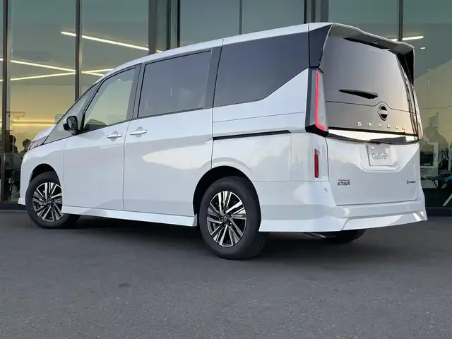 日産 セレナ e－パワー ハイウェイスター V 東京都 2024(令6)年 0.1万km未満 プリズムホワイト 登録済未使用車/プロパイロット/アダプティブLEDヘッドライトシステム/インテリジェントアラウンドビューモニター/インテリジェントルームミラー/アドバンスドドライブアシストディスプレイ/12.3インチカラーディスプレイ+統合型インターフェースディスプレイ/ワイヤレス充電器/ビルトインETC2.0ユニット/プロパイロット緊急停止支援システム/SOSコール/前後ドライブレコーダー/両側パワースライドドア/フルセグTV/純正16インチAW/コーナーセンサー /ブラインドスポットモニター/スマートキー/プッシュスタート