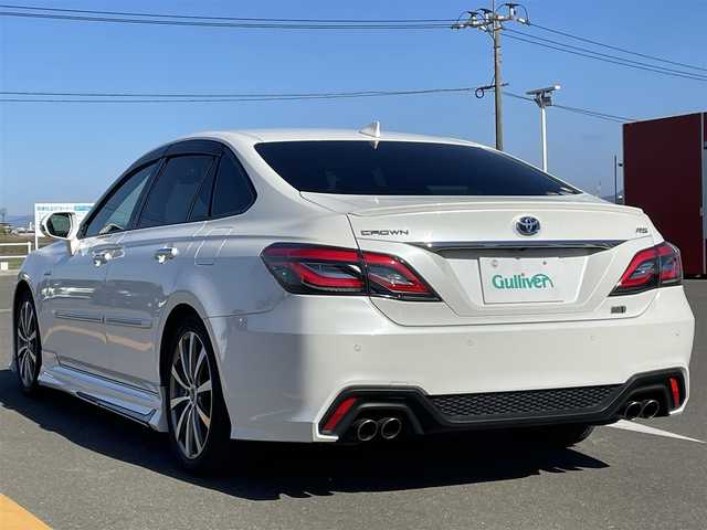 トヨタ クラウン ハイブリッド RS アドバンス 大分県 2018(平30)年 5.3万km ホワイトパールクリスタルシャイン Toyota Safety Sense/・プリクラッシュセーフティ/・レーントレーシングアシスト/・レーダークルーズコントロール/・オートマチックハイビーム/・ロードサインアシスト/・パーキンサポートブレーキ/・ブラインドスポットモニター/・リヤクロストラフィックアラート/ヘッドアップディスプレイ/純正ナビゲーション/・CD/DVD/Bluetooth/USB/フルセグTV/ステアリングスイッチ/バックカメラ/純正ドライブレコーダー（前方）/ETC2.0/電子パーキング/オートホールド機能/黒レザーシート/・運転席2メモリーシート/前席パワーシート/・前席ベンチレーション/シートヒーター/ステアリングヒーター/パドルシフト/横滑り防止装置/電動格納ミラー/オートライト/LEDヘッドライト/LEDフォグ/クリアランスソナー/純正18インチアルミホイール積込（要交換）