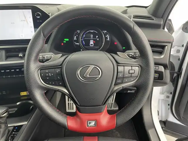 レクサス ＵＸ 250h Fスポーツ エモーショナルエクスプローラ 宮城県 2023(令5)年 1.7万km ブラック/ホワイトノーヴァガラスフレーク ムーンルーフ　/パノラミックビューモニター　/三眼ＬＥＤヘッドランプ　/パワーバックドア　/プリクラッシュセーフティ　/レーントレーシングアシスト　/オートハイビーム　/アダプティブクルーズコントロール　/ＢＳＭ/純正18インチAW/ドライブレコーダー/ETC2.0/シートヒーター/シートベンチレーション/ステアリングヒーター/禁煙