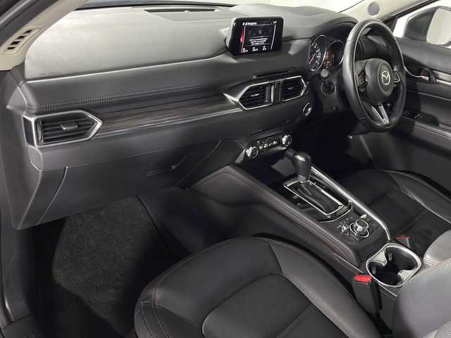マツダ ＣＸ－５ XD Lパッケージ 神奈川県 2018(平30)年 5.1万km チタニウムフラッシュマイカ マツダコネクト7型SDナビゲーション/フルセグ　CD DVD　AM FM Bluetooth　USB　AUX/360度ビューモニター/BOSEサウンドシステム/電動リアゲート/アドバンストスマートシティブレーキサポート/後退時スマートシティブレーキサポート/誤発進抑制機能/スマートシティブレーキサポート/レーダークルーズコントロール/ブラインドスポットモニタリング/車線逸脱警報システム/レーンキープアシストシステム/リアパーキングセンサー/ドライバーアテンションアラート/オートハイビーム/標識認識システム/クリアランスソナー/アイドリングストップ/電子パーキング/オートホールド/革シート/全席シートヒーター/前席パワーシート