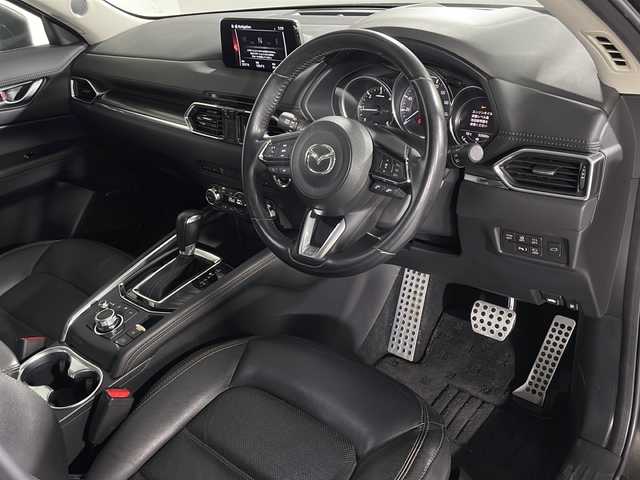 マツダ ＣＸ－５ XD Lパッケージ 神奈川県 2018(平30)年 5.1万km チタニウムフラッシュマイカ マツダコネクト7型SDナビゲーション/フルセグ　CD DVD　AM FM Bluetooth　USB　AUX/360度ビューモニター/BOSEサウンドシステム/電動リアゲート/アドバンストスマートシティブレーキサポート/後退時スマートシティブレーキサポート/誤発進抑制機能/スマートシティブレーキサポート/レーダークルーズコントロール/ブラインドスポットモニタリング/車線逸脱警報システム/レーンキープアシストシステム/リアパーキングセンサー/ドライバーアテンションアラート/オートハイビーム/標識認識システム/クリアランスソナー/アイドリングストップ/電子パーキング/オートホールド/革シート/全席シートヒーター/前席パワーシート