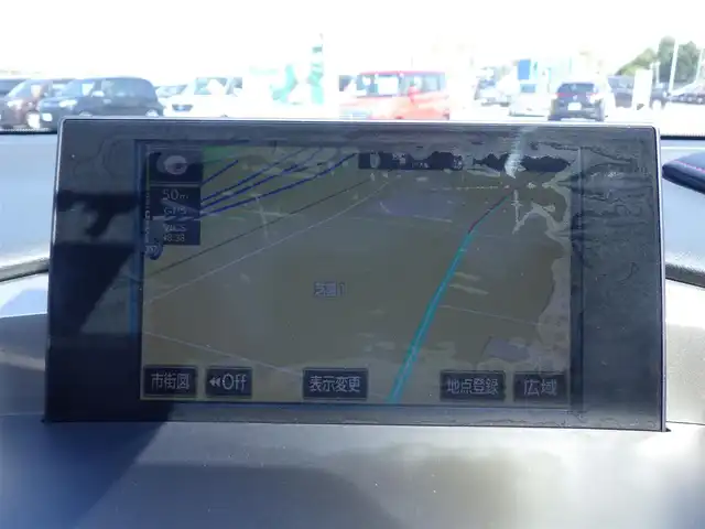 レクサス ＮＸ 200t Fスポーツ 千葉県 2014(平26)年 5.6万km プラチナムシルバーメタリック Lexus Safety System+/・プリクラッシュセーフティ/・レーンディパーチャーアラート/・オートハイビーム/・レーダークルーズコントロール/ガラスルーフ/パワーバックドア/レザーシート/前席パワーシート/エアシート/シートヒーター/純正SDナビ/地デジTV/【BD/DVD/CD再生機能　Bluetooth接続】/パノラミックビューモニター/ステアリングヒーター/ETC（2.0）/LEDヘッドライト/フォグライト/ウインカーミラー/クリアランスソナー/純正18インチアルミホイル/サイド/カーテンエアバッグ/スマートキー