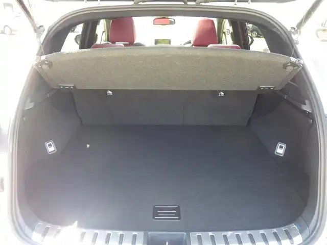 レクサス ＮＸ 200t Fスポーツ 千葉県 2014(平26)年 5.6万km プラチナムシルバーメタリック Lexus Safety System+/・プリクラッシュセーフティ/・レーンディパーチャーアラート/・オートハイビーム/・レーダークルーズコントロール/ガラスルーフ/パワーバックドア/レザーシート/前席パワーシート/エアシート/シートヒーター/純正SDナビ/地デジTV/【BD/DVD/CD再生機能　Bluetooth接続】/パノラミックビューモニター/ステアリングヒーター/ETC（2.0）/LEDヘッドライト/フォグライト/ウインカーミラー/クリアランスソナー/純正18インチアルミホイル/サイド/カーテンエアバッグ/スマートキー