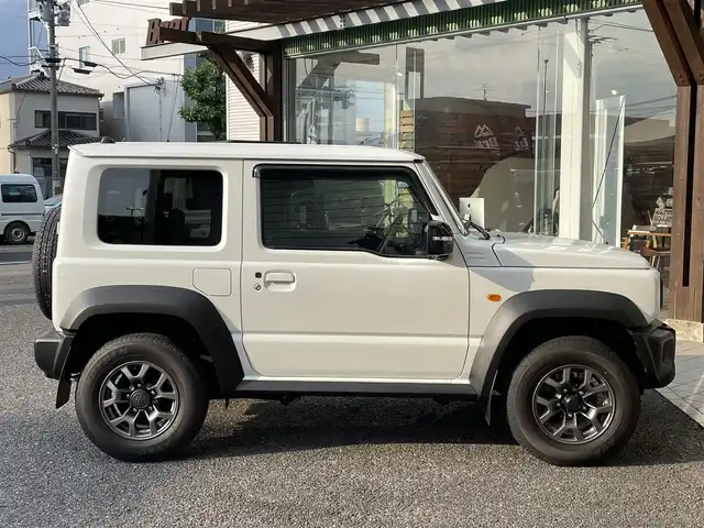 スズキ ジムニー シエラ JC 福島県 2025(令7)年 0.1万km未満 パール AIS検査済み/・純正８インチナビ/・Bluetooth/・フルセグ/・純正前後ドライブレコーダー/・シートヒーター/・ETC/・ノックスドール施工/・純正フロアマット/・マッドフラップ/・LEDヘッドライト