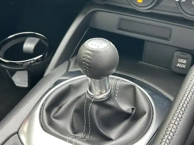 マツダ ロードスター 990S 滋賀県 2022(令4)年 1.5万km ソウルレッドクリスタルM ガソリン/2WD(FR)/6速MT/純正オーディオ/（AM/FM）/プリクラッシュブレーキアシスト	/ブラインド・スポット・モニタリング/ヒル・ローンチ・アシスト/ブレンボキャリパー/RAYS純正ホイール16インチ/ミラー一体型ドライブレコーダー/レーンキープアシスト/横滑り防止/リアコーナーセンサー/ステアリングスイッチ/オートライト/LEDヘッドライト/スマートキー/革巻きステアリング/パワーウィンドウ