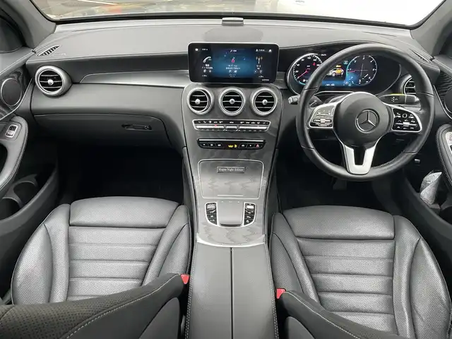 メルセデス・ベンツ Ｍ・ベンツ ＧＬＣ２２０ 東京都 2021(令3)年 2.6万km グレー 車体色　セレナイトグレーマグノ　297/ワンオーナー/マグノナイトエディション/12.3インチコックピットディスプレイ/純正ナビ/（フルセグ/BT/USB/FM/AM）/アダプティブクルーズコントロール/レンキープアシスト/ブラインドスポットモニター/全方位カメラ/パドルシフト/レザーシート/シートヒーター（D/N）/エアーシート（D/N）/パワーシート（D/N）/パワーバックドア/スマートキー×２/ETC2.0/純正２０インチアルミ