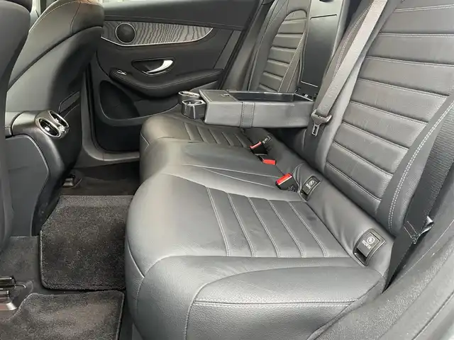 メルセデス・ベンツ Ｍ・ベンツ ＧＬＣ２２０ 東京都 2021(令3)年 2.6万km グレー 車体色　セレナイトグレーマグノ　297/ワンオーナー/マグノナイトエディション/12.3インチコックピットディスプレイ/純正ナビ/（フルセグ/BT/USB/FM/AM）/アダプティブクルーズコントロール/レンキープアシスト/ブラインドスポットモニター/全方位カメラ/パドルシフト/レザーシート/シートヒーター（D/N）/エアーシート（D/N）/パワーシート（D/N）/パワーバックドア/スマートキー×２/ETC2.0/純正２０インチアルミ