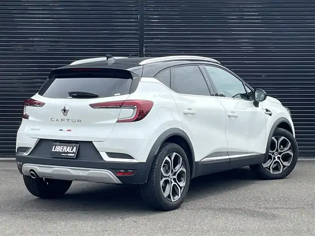 ルノー ルノー キャプチャー インテンス テックパック 静岡県 2022(令4)年 0.6万km パールⅡ レザーシート/ブラインドスポットアシスト/純正ディスプレイオーディオ/(Bluetooth/CarPlay)/衝突被害軽減システム/360°カメラ/アダプティブクルーズコントロール/レーンキープアシスト/パーキングアシスト/パワーシート /シートヒーター /スマートキー/ETC/ドライブレコーダー/フロアマット/純正18インチアルミホイール