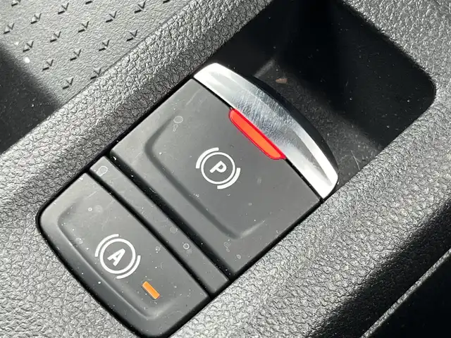 ルノー ルノー キャプチャー インテンス テックパック 静岡県 2022(令4)年 0.6万km パールⅡ レザーシート/ブラインドスポットアシスト/純正ディスプレイオーディオ/(Bluetooth/CarPlay)/衝突被害軽減システム/360°カメラ/アダプティブクルーズコントロール/レーンキープアシスト/パーキングアシスト/パワーシート /シートヒーター /スマートキー/ETC/ドライブレコーダー/フロアマット/純正18インチアルミホイール