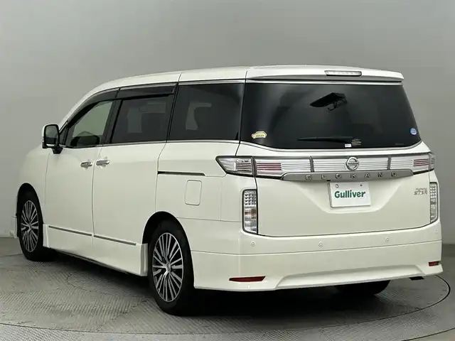 日産 エルグランド 350ハイウェイスター 道央・札幌 2019(令1)年 4.7万km ブリリアントホワイトパール ・ワンオーナー/・４WD/・メーカーナビ/　CD/DVD/SD/BT/フルセグ/・純正フリップダウンモニター/・アラウンドビューモニター/・前後ドライブレコーダー/・エマージェンシーブレーキ/・レーダークルーズコントロール/・レーンキープアシスト/・両側パワースライドドア/・パワーバックドア/・ハーフレザーシート/・左サイドステップ/・2列目オットマン/・LEDヘッドライト/・フォグライト/・オートライト/・プッシュスタート/・スマートキー/・純正フロアマット/・ドアバイザー