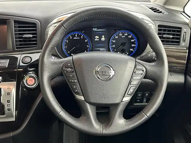 日産 エルグランド 350ハイウェイスター 道央・札幌 2019(令1)年 4.7万km ブリリアントホワイトパール ・ワンオーナー/・４WD/・メーカーナビ/　CD/DVD/SD/BT/フルセグ/・純正フリップダウンモニター/・アラウンドビューモニター/・前後ドライブレコーダー/・エマージェンシーブレーキ/・レーダークルーズコントロール/・レーンキープアシスト/・両側パワースライドドア/・パワーバックドア/・ハーフレザーシート/・左サイドステップ/・2列目オットマン/・LEDヘッドライト/・フォグライト/・オートライト/・プッシュスタート/・スマートキー/・純正フロアマット/・ドアバイザー