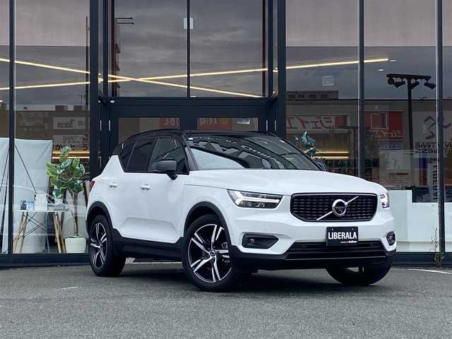 ボルボ ＸＣ４０ B4 AWD Rデザイン 福岡県 2021(令3)年 1.8万km クリスタルホワイトP ・1オーナー/・アダプティブクルーズコントロール/・純正HDDナビ/USB/Bluetooth/・全方位カメラ/・ハーフレザーシート/シートヒーター/・社外前後ドライブレコーダー/・フルセグ/・社外ETC/・純正19AW/・プッシュスタート/・パーキングアシスト/・アイドリングストップ/・スマートキー/・フルフラットシート/・電動リアゲート/・パワーシート/・レーンキープアシスト/・オートライト/・LEDライト/・ワイヤレス充電/・保証書/・取扱説明書