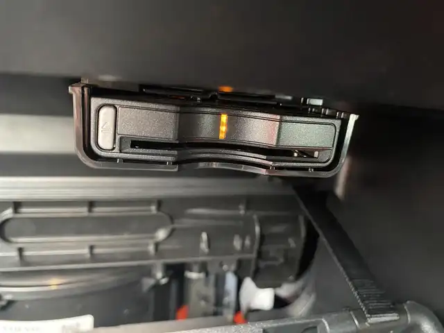 ボルボ ＸＣ４０ B4 AWD Rデザイン 福岡県 2021(令3)年 1.8万km クリスタルホワイトP ・1オーナー/・アダプティブクルーズコントロール/・純正HDDナビ/USB/Bluetooth/・全方位カメラ/・ハーフレザーシート/シートヒーター/・社外前後ドライブレコーダー/・フルセグ/・社外ETC/・純正19AW/・プッシュスタート/・パーキングアシスト/・アイドリングストップ/・スマートキー/・フルフラットシート/・電動リアゲート/・パワーシート/・レーンキープアシスト/・オートライト/・LEDライト/・ワイヤレス充電/・保証書/・取扱説明書