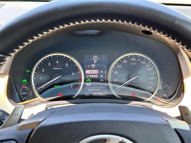 レクサス ＮＸ 300h Iパッケージ 宮城県 2015(平27)年 8.5万km ソニックチタニウム パノラマルーフ/プリクラッシュセーフティシステムセット/・ミリ波レーダー式プリクラッシュセーフティシステム/・レーダークルーズコントロール/レーンディパーチャーアラートセット/・ステアリング制御付レーンディパーチャーアラート/・オートマチックハイビーム/ソナーセット/・クリアランスソナー/・バックソナー/＝＝＝/純正ナビ/・CD/DVD/・Bluetooth/・フルセグTV/サイドカメラ/バックカメラ/ビルトインETC/ドライブレコーダー/L_texシート（合皮）/シートヒーター/パワーシート（運転席メモリー機能付）/革巻きステアリング/ステアリングヒーター/パドルシフト/ステアリングスイッチ/電動パーキングブレーキ/ブレーキホールド/角型3眼LEDヘッドランプ/フォグランプ/オートライト/スマートキー＆プッシュスタート/電動格納ミラー/純正17インチAW/純正フロアマット/トノカバー/W/サイド/カーテンエアバッグ