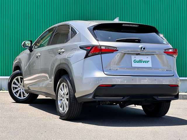 レクサス ＮＸ 300h Iパッケージ 宮城県 2015(平27)年 8.5万km ソニックチタニウム パノラマルーフ/プリクラッシュセーフティシステムセット/・ミリ波レーダー式プリクラッシュセーフティシステム/・レーダークルーズコントロール/レーンディパーチャーアラートセット/・ステアリング制御付レーンディパーチャーアラート/・オートマチックハイビーム/ソナーセット/・クリアランスソナー/・バックソナー/＝＝＝/純正ナビ/・CD/DVD/・Bluetooth/・フルセグTV/サイドカメラ/バックカメラ/ビルトインETC/ドライブレコーダー/L_texシート（合皮）/シートヒーター/パワーシート（運転席メモリー機能付）/革巻きステアリング/ステアリングヒーター/パドルシフト/ステアリングスイッチ/電動パーキングブレーキ/ブレーキホールド/角型3眼LEDヘッドランプ/フォグランプ/オートライト/スマートキー＆プッシュスタート/電動格納ミラー/純正17インチAW/純正フロアマット/トノカバー/W/サイド/カーテンエアバッグ