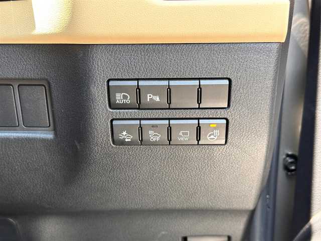 レクサス ＮＸ 300h Iパッケージ 宮城県 2015(平27)年 8.5万km ソニックチタニウム パノラマルーフ/プリクラッシュセーフティシステムセット/・ミリ波レーダー式プリクラッシュセーフティシステム/・レーダークルーズコントロール/レーンディパーチャーアラートセット/・ステアリング制御付レーンディパーチャーアラート/・オートマチックハイビーム/ソナーセット/・クリアランスソナー/・バックソナー/＝＝＝/純正ナビ/・CD/DVD/・Bluetooth/・フルセグTV/サイドカメラ/バックカメラ/ビルトインETC/ドライブレコーダー/L_texシート（合皮）/シートヒーター/パワーシート（運転席メモリー機能付）/革巻きステアリング/ステアリングヒーター/パドルシフト/ステアリングスイッチ/電動パーキングブレーキ/ブレーキホールド/角型3眼LEDヘッドランプ/フォグランプ/オートライト/スマートキー＆プッシュスタート/電動格納ミラー/純正17インチAW/純正フロアマット/トノカバー/W/サイド/カーテンエアバッグ