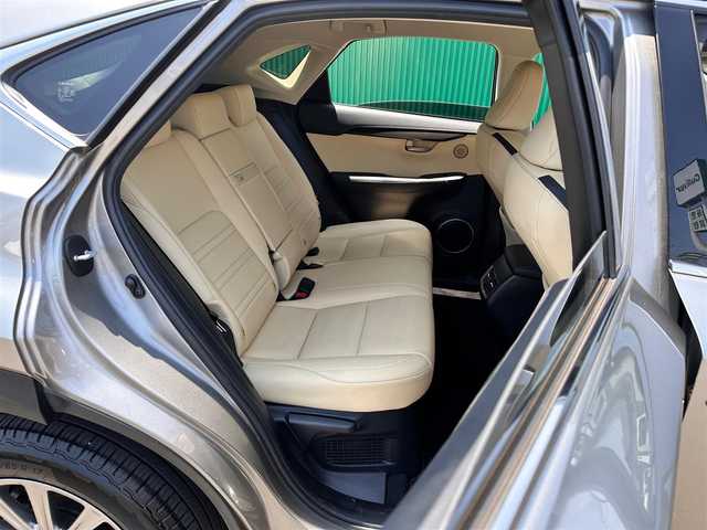 レクサス ＮＸ 300h Iパッケージ 宮城県 2015(平27)年 8.5万km ソニックチタニウム パノラマルーフ/プリクラッシュセーフティシステムセット/・ミリ波レーダー式プリクラッシュセーフティシステム/・レーダークルーズコントロール/レーンディパーチャーアラートセット/・ステアリング制御付レーンディパーチャーアラート/・オートマチックハイビーム/ソナーセット/・クリアランスソナー/・バックソナー/＝＝＝/純正ナビ/・CD/DVD/・Bluetooth/・フルセグTV/サイドカメラ/バックカメラ/ビルトインETC/ドライブレコーダー/L_texシート（合皮）/シートヒーター/パワーシート（運転席メモリー機能付）/革巻きステアリング/ステアリングヒーター/パドルシフト/ステアリングスイッチ/電動パーキングブレーキ/ブレーキホールド/角型3眼LEDヘッドランプ/フォグランプ/オートライト/スマートキー＆プッシュスタート/電動格納ミラー/純正17インチAW/純正フロアマット/トノカバー/W/サイド/カーテンエアバッグ