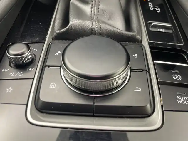 マツダ マツダ３ファストバック 15S ツーリング 三重県 2020(令2)年 2.6万km ディープクリスタルブルーマイカ 禁煙車/マツダコネクトナビ/　フルセグTV/DVD/USB/Bluetooth/全方位カメラ/デュアルオートAC/MTモード付きAT/革巻きステアリング/ステアリングスイッチ/レーダークルーズコントロール/PCS/LKA/BSM/オートハイビーム/前後コーナーセンサー/アイドリングストップ/ETC/純正LEDヘッドライト/サイド/カーテンエアバック