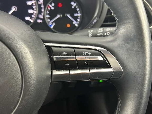 マツダ マツダ３ファストバック 15S ツーリング 愛知県 2020(令2)年 2.6万km ディープクリスタルブルーマイカ 禁煙車/純正10.25インチナビ/（フルセグTV/DVD/CD/USB/Bluetooth/HDMI)/全方位カメラ/i-ActiveSense/・衝突軽減ブレーキ/・レーンキープアシスト/・レーダークルーズコントロール/・オートマチックハイビーム/・ブラインドスポットモニター/・コーナーセンサー/ヘッドアップディスプレイ/ETC/アイドリングストップ/純正18インチアルミホイール/スマートキー/プッシュスタート/スペアキー1本/LEDヘッドライト/オートライト/純正フロアマット/横滑り防止装置/電動格納ミラー/電子パーキングブレーキ/オートホールド