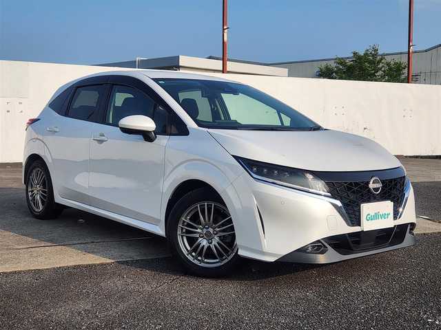 日産 ノート X FOUR 群馬県 2021(令3)年 5.2万km ピュアホワイトパール 〇ワンオーナー/〇純正ナビ/・フルセグTV/・Bluetooth/・Apple CarPlay/〇バックカメラ/〇アラウンドビューモニター/〇ドライブレコーダー/〇全方位運転支援システム/・インテリジェントエマージェンシーブレーキ/・踏み間違い衝突防止アシスト/・車両逸脱警報/○インテリジェントルームミラー/〇LEDヘッドランプ/〇オートライト/〇LEDフロントフォグランプ/〇社外16インチAW/〇オートエアコン/〇シートヒーター/〇USB電源ソケット（タイプC）/〇インテリジェントキー/プッシュパワースターター/〇禁煙車