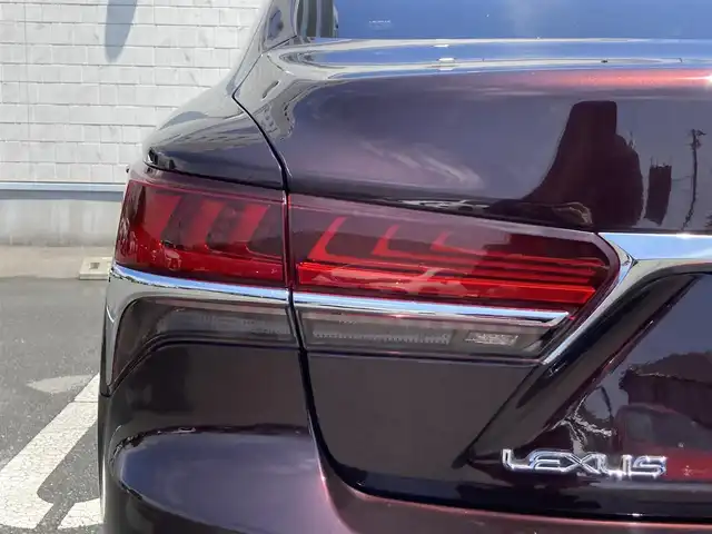 レクサス ＬＳ 500h Iパッケージ 静岡県 2018(平30)年 5万km ソニックアゲート ムーンルーフ/純正12.3型ナビ/　(Bluetooth/DVD/Blu-ray)/フルセグTV/パノラミックビューモニター/ビルトインETC2.0/レーダークルーズコントロール/クリアランスソナー/セーフティシステムプラスA/・プリクラッシュセーフティシステム/・レーンチェンジアシスト/・ドライバー異常時停車支援システム/・アダプティブハイビームシステム/・ロードサインアシスト/・先行車発進告知機能/・フロントクロストラフィックアラート/・レーントレーシングアシスト/LEDヘッドランプ/本革巻きステアリング/パドルシフト/本革シート/前席パワーシート/前席シートヒーター/ベンチレーション/プレミアムサウンドシステム/純正19インチアルミホイール/スマートエントリー/スタートシステム/禁煙車/カードキー有