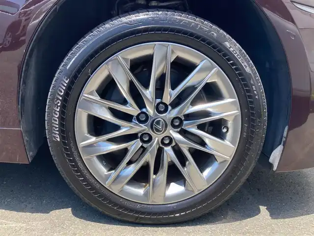 レクサス ＬＳ 500h Iパッケージ 静岡県 2018(平30)年 5万km ソニックアゲート ムーンルーフ/純正12.3型ナビ/　(Bluetooth/DVD/Blu-ray)/フルセグTV/パノラミックビューモニター/ビルトインETC2.0/レーダークルーズコントロール/クリアランスソナー/セーフティシステムプラスA/・プリクラッシュセーフティシステム/・レーンチェンジアシスト/・ドライバー異常時停車支援システム/・アダプティブハイビームシステム/・ロードサインアシスト/・先行車発進告知機能/・フロントクロストラフィックアラート/・レーントレーシングアシスト/LEDヘッドランプ/本革巻きステアリング/パドルシフト/本革シート/前席パワーシート/前席シートヒーター/ベンチレーション/プレミアムサウンドシステム/純正19インチアルミホイール/スマートエントリー/スタートシステム/禁煙車/カードキー有