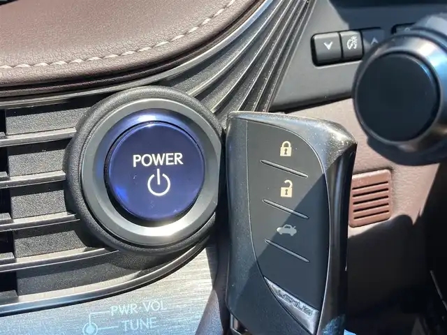 レクサス ＬＳ 500h Iパッケージ 静岡県 2018(平30)年 5万km ソニックアゲート ムーンルーフ/純正12.3型ナビ/　(Bluetooth/DVD/Blu-ray)/フルセグTV/パノラミックビューモニター/ビルトインETC2.0/レーダークルーズコントロール/クリアランスソナー/セーフティシステムプラスA/・プリクラッシュセーフティシステム/・レーンチェンジアシスト/・ドライバー異常時停車支援システム/・アダプティブハイビームシステム/・ロードサインアシスト/・先行車発進告知機能/・フロントクロストラフィックアラート/・レーントレーシングアシスト/LEDヘッドランプ/本革巻きステアリング/パドルシフト/本革シート/前席パワーシート/前席シートヒーター/ベンチレーション/プレミアムサウンドシステム/純正19インチアルミホイール/スマートエントリー/スタートシステム/禁煙車/カードキー有