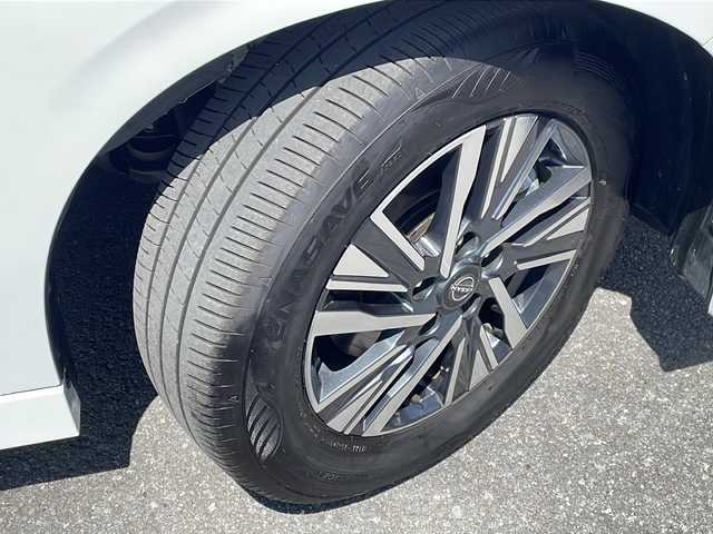 日産 セレナ e－4ORCE ハイウェイスターV 長野県 2025(令7)年 0.3万km パールⅡ ４WD/純正メーカーナビフルセグTV/フリップダウンモニター/両側パワースライドドア/３６０度セーフティアシスト/プロパイロットパーキング/インテリジェントアラウンドビューモニター/インテリジェントルームミラー/ETC２.０/ステアリングヒーター/保証書・取説/スペアキー