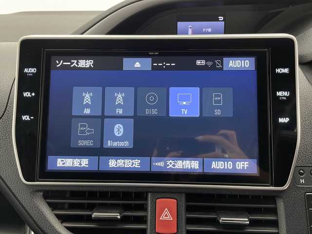 トヨタ ヴォクシー ハイブリッド ZS 煌Ⅱ 長野県 2019(令1)年 5.3万km ホワイトパールクリスタルシャイン 純正10インチSDナビ&フルセグTV&CD&DVD&BT/純正12.1インチフリップダウンモニター/フロント・リアTRDエアロ/クルーズコントロール/レーンディパーチャーアラート/プリクラッシュセーフティ/パーキングサポートブレーキ/コーナーセンサー/オートマチックハイビーム/先行車発進告知/両側パワースライドドア/前席シートヒーター/ステアリングスイッチ/ウォークスルー/2列目サンシェード/バックカメラ/ビルトインETC2.0/LEDヘッドライト/オートライト/フロントフォグランプ/電動格納ミラー/ウィンカーミラー/純正16インチAW装着/純正フロアマット/純正ドアバイザー/プッシュスタート/スマートキー/ナビ取扱説明書