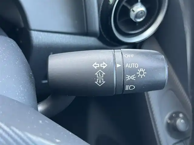 マツダ デミオ 13S 島根県 2015(平27)年 6万km チタニウムフラッシュマイカ 登録時走行距離59504km/純正ナビ（Bluetooth/AM/FM）/CD/DVDプレイヤー/地上デジタルTVチューナー(フルセグ)/バックカメラ/LEDヘッドランプ/オートライトシステム/フルオートエアコン/i-stop機能/ETC/ステアリングスイッチ/横滑り防止装置/衝突被害軽減ブレーキ/15インチ社外AW/ドアバイザー/プッシュスタート/スマートキー(スペアキー×1)
