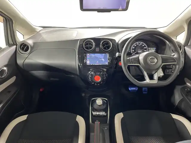 日産 ノート e－パワー X 神奈川県 2016(平28)年 2.8万km ブリリアントホワイトパール エマージェンシーブレーキ/レーンキープアシスト/純正ナビ/・BT/フルセグTV/SD/AUX/CD/DVD/アラウンドビューモニター/インテリジェントルームミラー/インテリジェントキー/スペアキー/プッシュスタートボタン/ECO/SPORTモード/ETC/ドライブレコーダー/ヘッドライトレベライザー/LEDヘッドライト/フォグランプ/ステアリングスイッチ/クリアランスソナー/電動格納ミラー/ウィンカーミラー/シートリフター/Autoライト/アルミペダル/社外15インチアルミホイール/エアロ(F/S/RU)/社外アルミホイール付きタイヤ4本積み込み有り/社外マフラー/社外アンテナ/純正フロアマット/純正ドアバイザー/純正ホイールキャップ