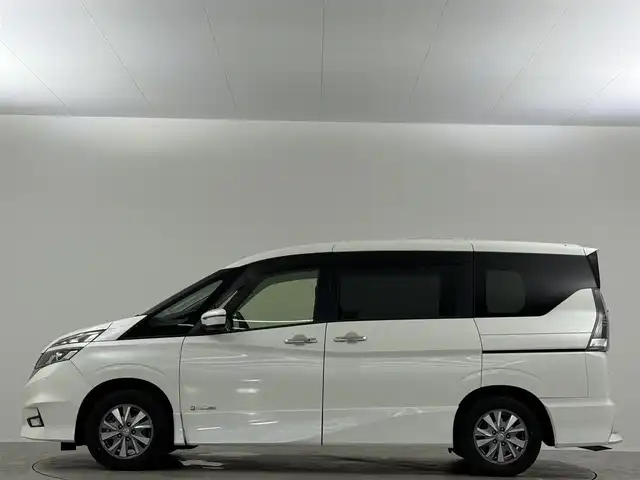日産 セレナ e－パワー ハイウェイスター V 埼玉県 2018(平30)年 4.2万km ブリリアントホワイトパール 純９型ナビ　プロパイロット　フリップダウンモニター　全方位　温シート　液晶ミラー　両側電動　ETC　ドライブレコーダー　ハンドルヒーター　衝突被害軽減　レーダークルーズコントロール　コーナーセンサー