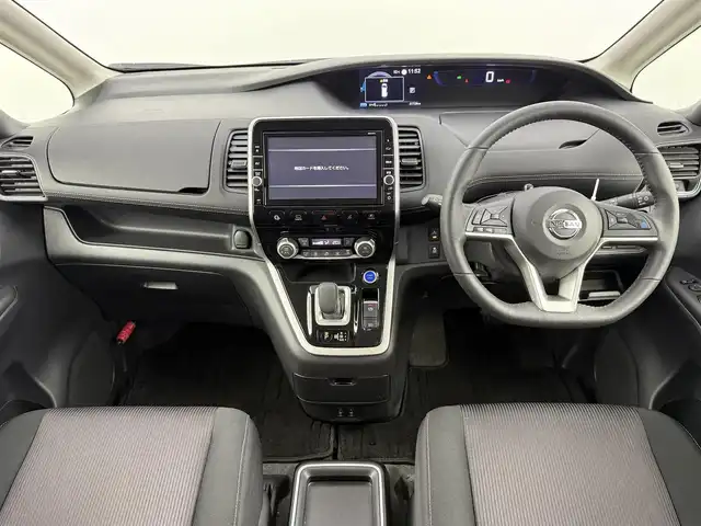 日産 セレナ e－パワー ハイウェイスター V 埼玉県 2018(平30)年 4.2万km ブリリアントホワイトパール 純９型ナビ　プロパイロット　フリップダウンモニター　全方位　温シート　液晶ミラー　両側電動　ETC　ドライブレコーダー　ハンドルヒーター　衝突被害軽減　レーダークルーズコントロール　コーナーセンサー