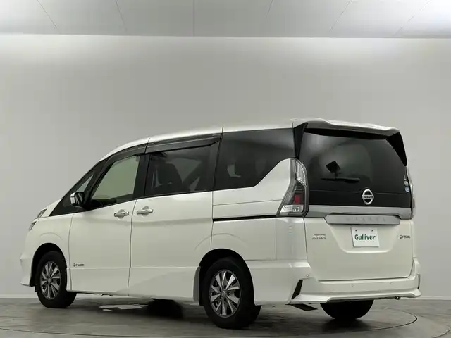 日産 セレナ e－パワー ハイウェイスター V 埼玉県 2018(平30)年 4.2万km ブリリアントホワイトパール 純９型ナビ　プロパイロット　フリップダウンモニター　全方位　温シート　液晶ミラー　両側電動　ETC　ドライブレコーダー　ハンドルヒーター　衝突被害軽減　レーダークルーズコントロール　コーナーセンサー