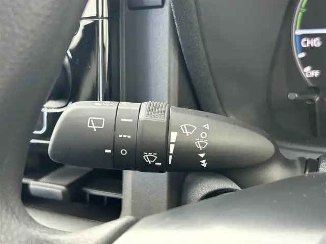 トヨタ シエンタ ハイブリッド G 千葉県 2025(令7)年 0.1千km グレイッシュブルー 安全装備（セーフティセンス）/・プリクラッシュセーフティ/・レーンディパーチャーアラート/・レーントレーシングアシスト/・レーダークルーズコントロール（停止保持機能無）/・オートマチックハイビーム/・ロードサインアシスト/・アダプティブドライビングアシスト/・発進遅れ告知機能/純正8インチディスプレイ/・AM/FMチューナー/・AppleCarPlay/AndroidAuto/・Bluetooth対応/・全方位カメラ/ブラインドスポットモニター/両側パワースライドドア/LEDヘッドライト/前後コーナーセンサー/ビルトインETC/スマートキー