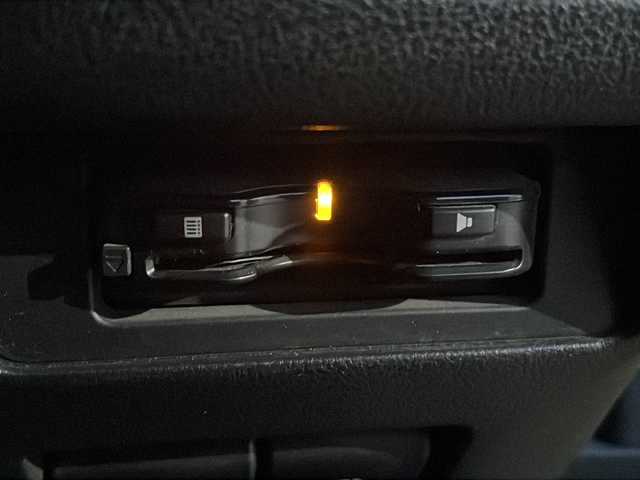 日産 ジューク 15RS 島根県 2015(平27)年 8.5万km サンライトイエロー 社外7インチメモリナビゲーション(AVIC-RZ03)/フルセグ CD DVD SD ラジオ/ETC/アイドリングストップ/電動格納ミラー/シートリフター/ヘッドライトレベライザー