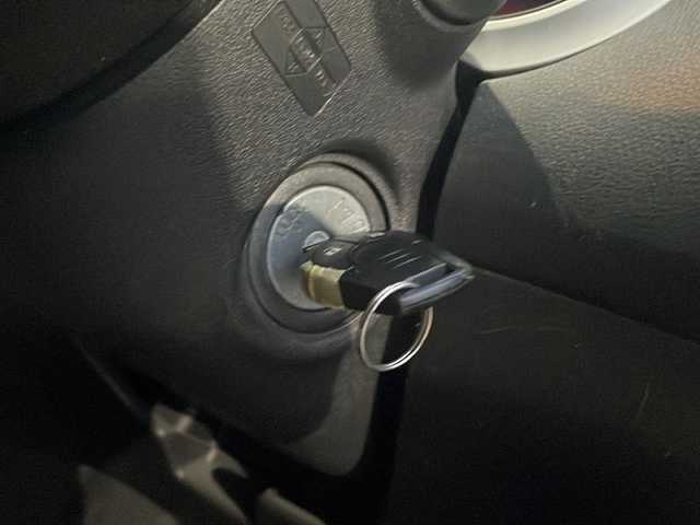 日産 ジューク 15RS 島根県 2015(平27)年 8.5万km サンライトイエロー 社外7インチメモリナビゲーション(AVIC-RZ03)/フルセグ CD DVD SD ラジオ/ETC/アイドリングストップ/電動格納ミラー/シートリフター/ヘッドライトレベライザー