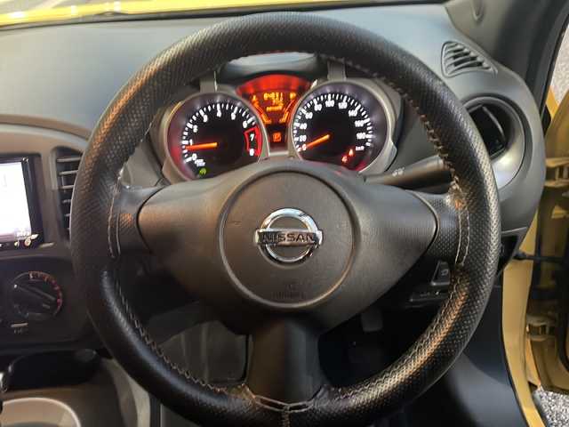 日産 ジューク 15RS 島根県 2015(平27)年 8.5万km サンライトイエロー 社外7インチメモリナビゲーション(AVIC-RZ03)/フルセグ CD DVD SD ラジオ/ETC/アイドリングストップ/電動格納ミラー/シートリフター/ヘッドライトレベライザー