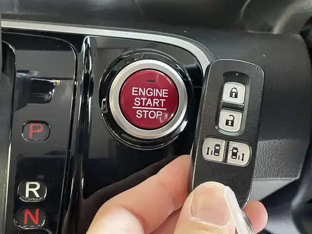 ホンダ Ｎ ＢＯＸ G SSパッケージ 岩手県 2013(平25)年 9.6万km プレミアムディープロッソパール ４WD/両側パワースライドドア/横滑り防止装置/アイドリングストップ/ヒーテッドドアミラー/運転席ハイトアジャスター/ヘッドライトレベライザー/ベンチシート/チップアップリアシート/ETC/エンジンスターター/スマートキーシステム/14インチアルミホイール