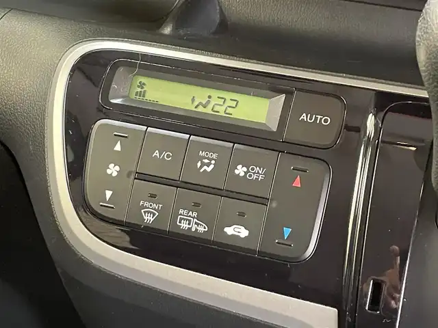 ホンダ Ｎ ＢＯＸ G SSパッケージ 岩手県 2013(平25)年 9.6万km プレミアムディープロッソパール ４WD/両側パワースライドドア/横滑り防止装置/アイドリングストップ/ヒーテッドドアミラー/運転席ハイトアジャスター/ヘッドライトレベライザー/ベンチシート/チップアップリアシート/ETC/エンジンスターター/スマートキーシステム/14インチアルミホイール